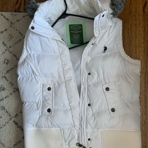 White vest size large